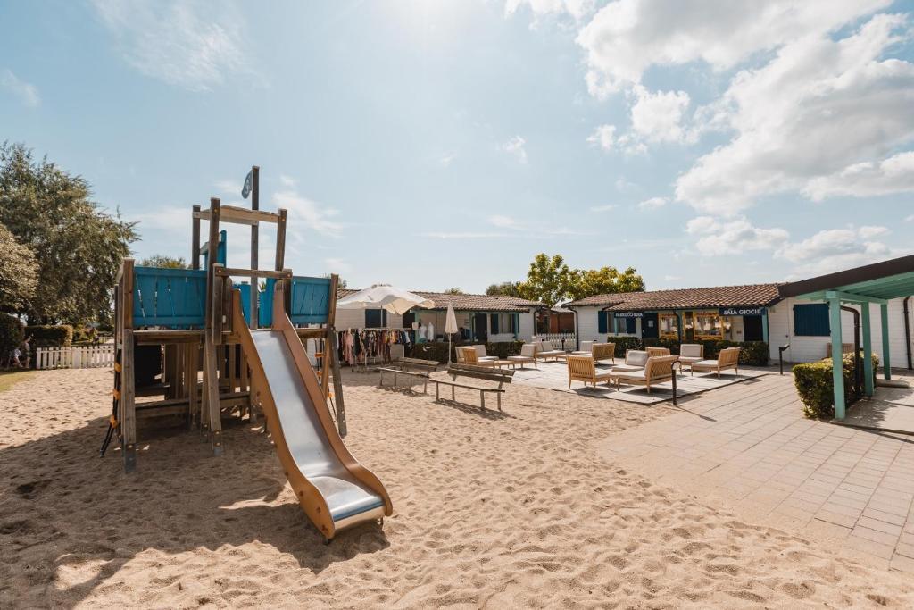 Natural Village Resort ポルト・ポテンツァ・ピチェーナ エクステリア 写真